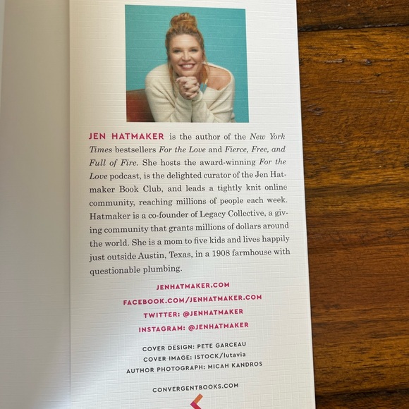 Simple and Free: Guided Journal Book by Jen Hatmaker - Picture 10 of 11